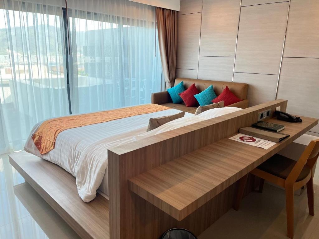 هتل پاتونگ بی هیل ریزورت و اسپا پوکت